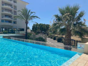 F2 totalement rénové, 200 m de la plage, piscine, parking, tout à pieds